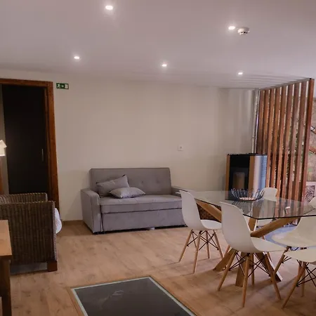 Casal Dos Netos * Penhas da Saúde