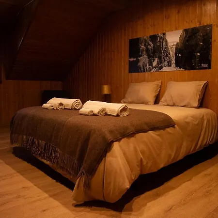 Casal Dos Netos Penhas da Saúde